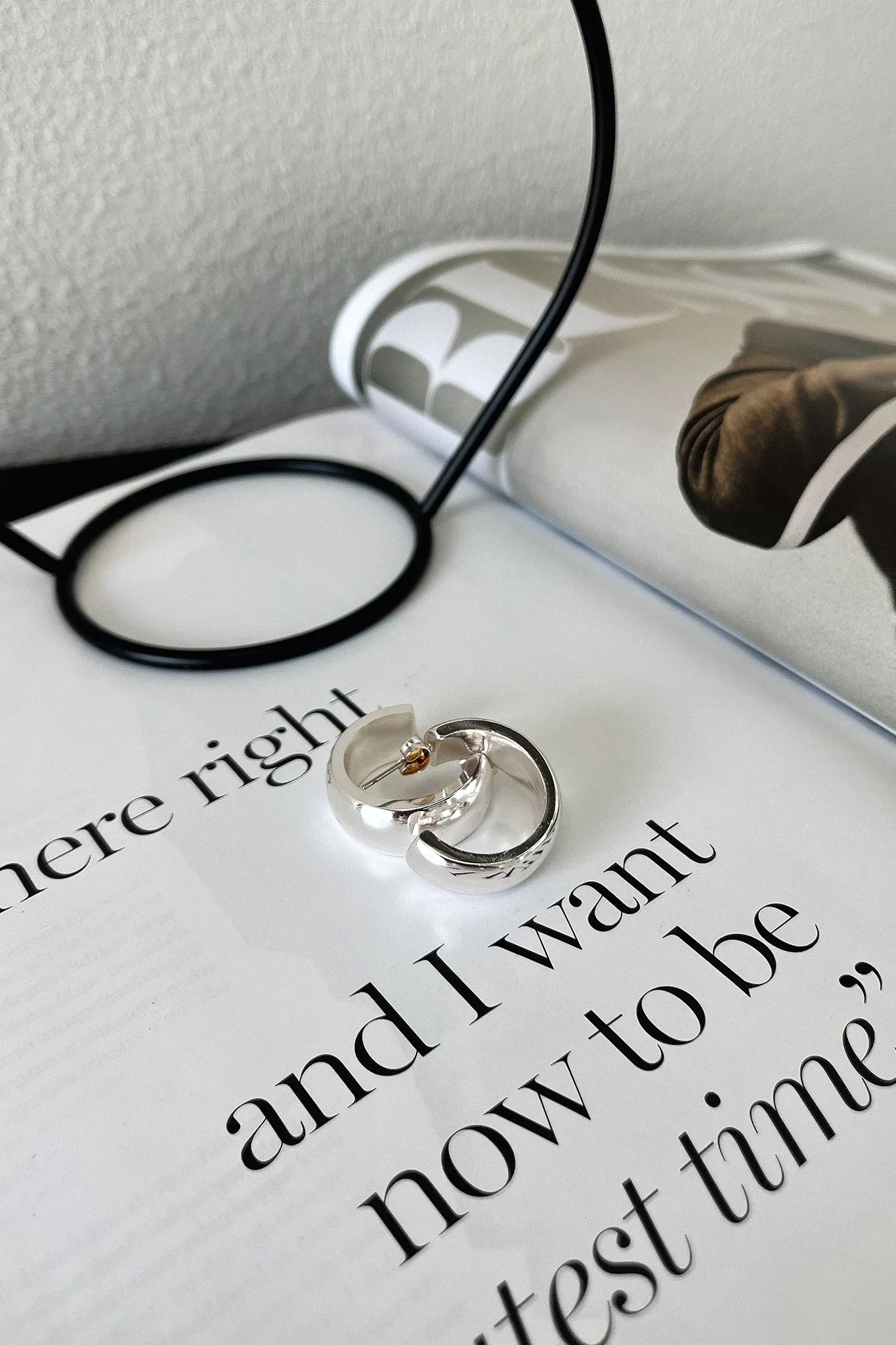 Akia Hoop Earrings - Silver