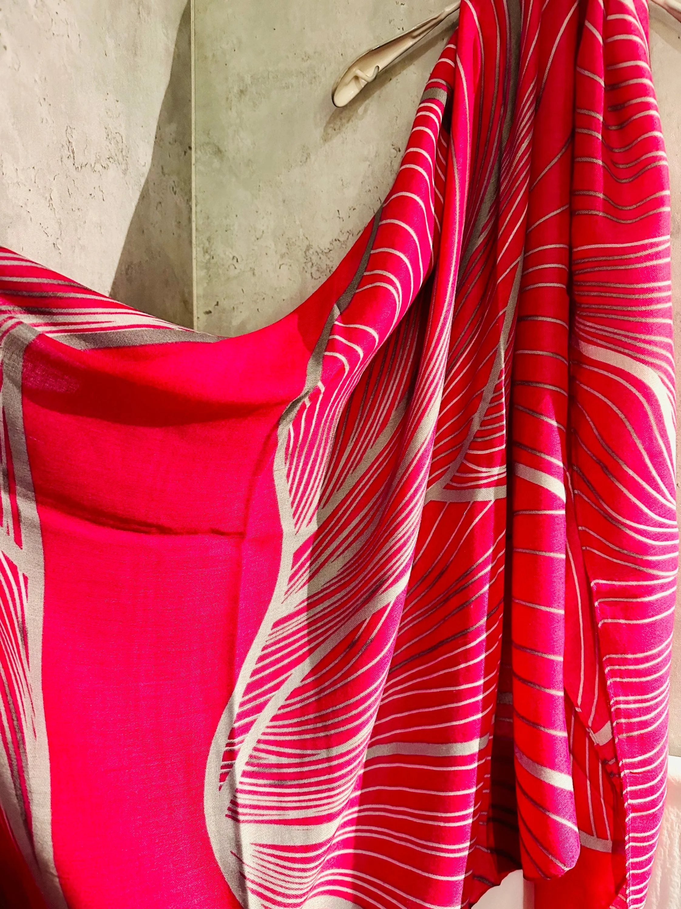 Leaf Vein Pattern in Pink Cotton Scarf for Women,Suitable for all Season,An Eco-Friendly Gift for Mom,Ideal for Birthday.