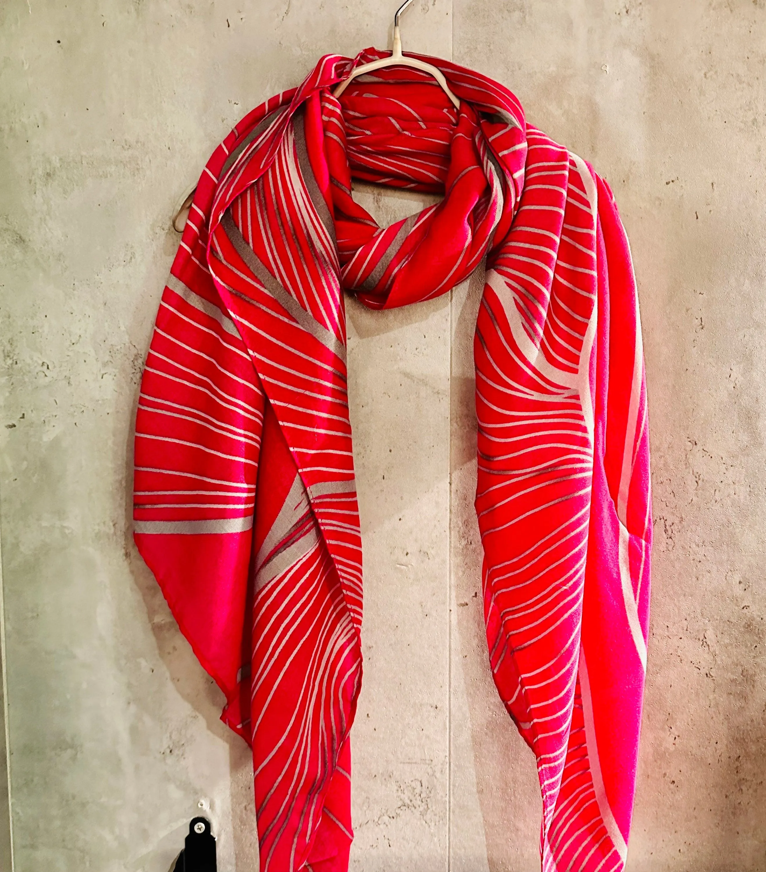 Leaf Vein Pattern in Pink Cotton Scarf for Women,Suitable for all Season,An Eco-Friendly Gift for Mom,Ideal for Birthday.