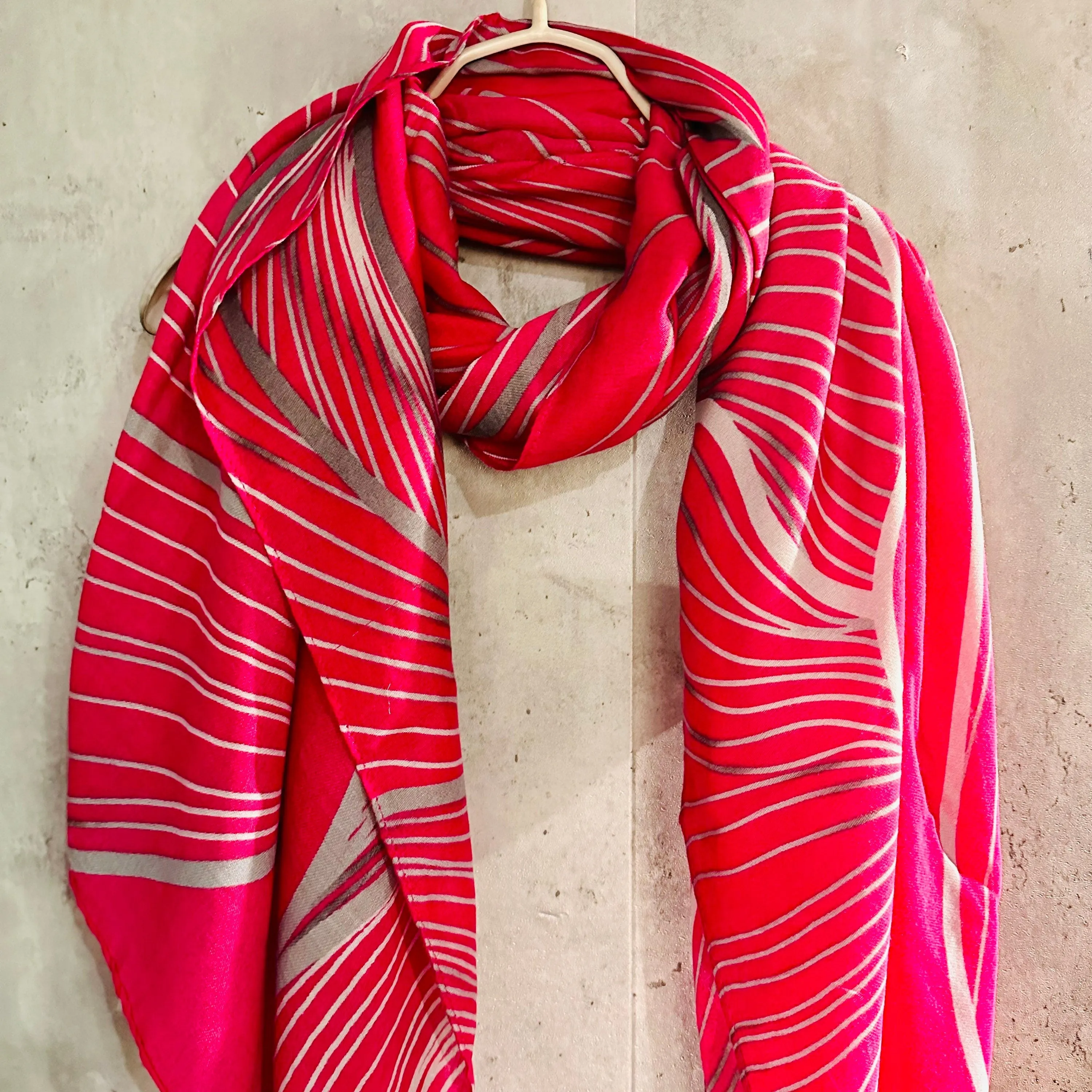 Leaf Vein Pattern in Pink Cotton Scarf for Women,Suitable for all Season,An Eco-Friendly Gift for Mom,Ideal for Birthday.