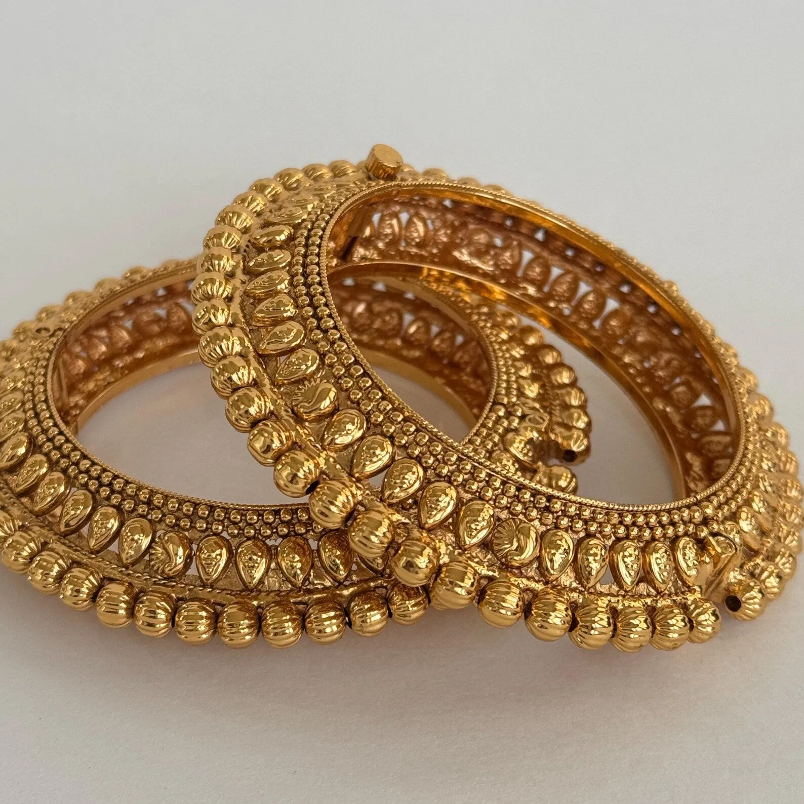Pair Gold Kada Bangles