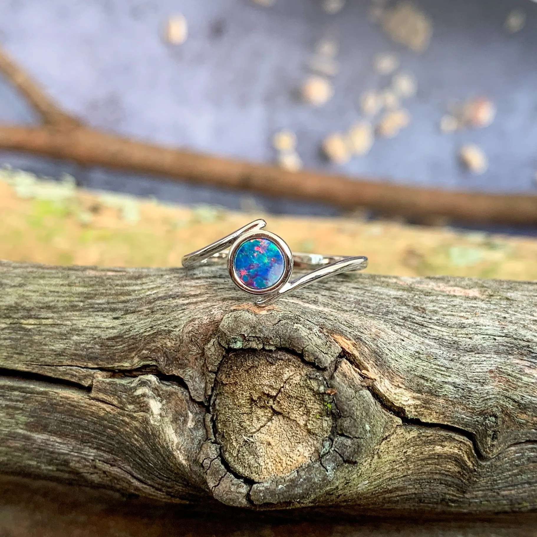 Sterling Silver 5mm Opal doublet split shank ring