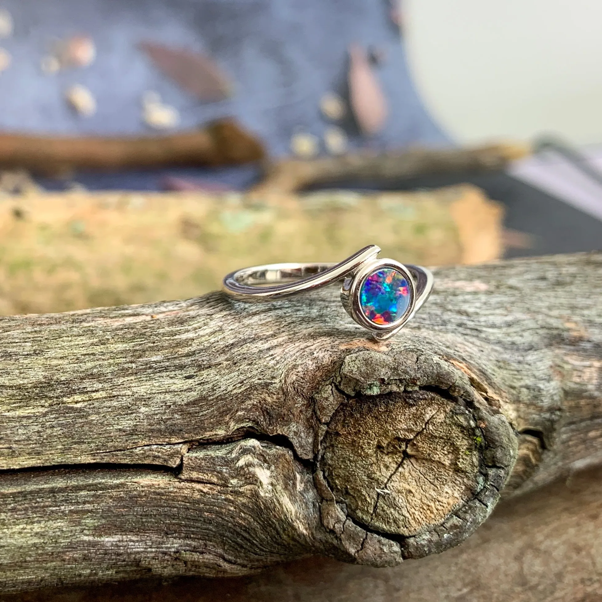 Sterling Silver 5mm Opal doublet split shank ring