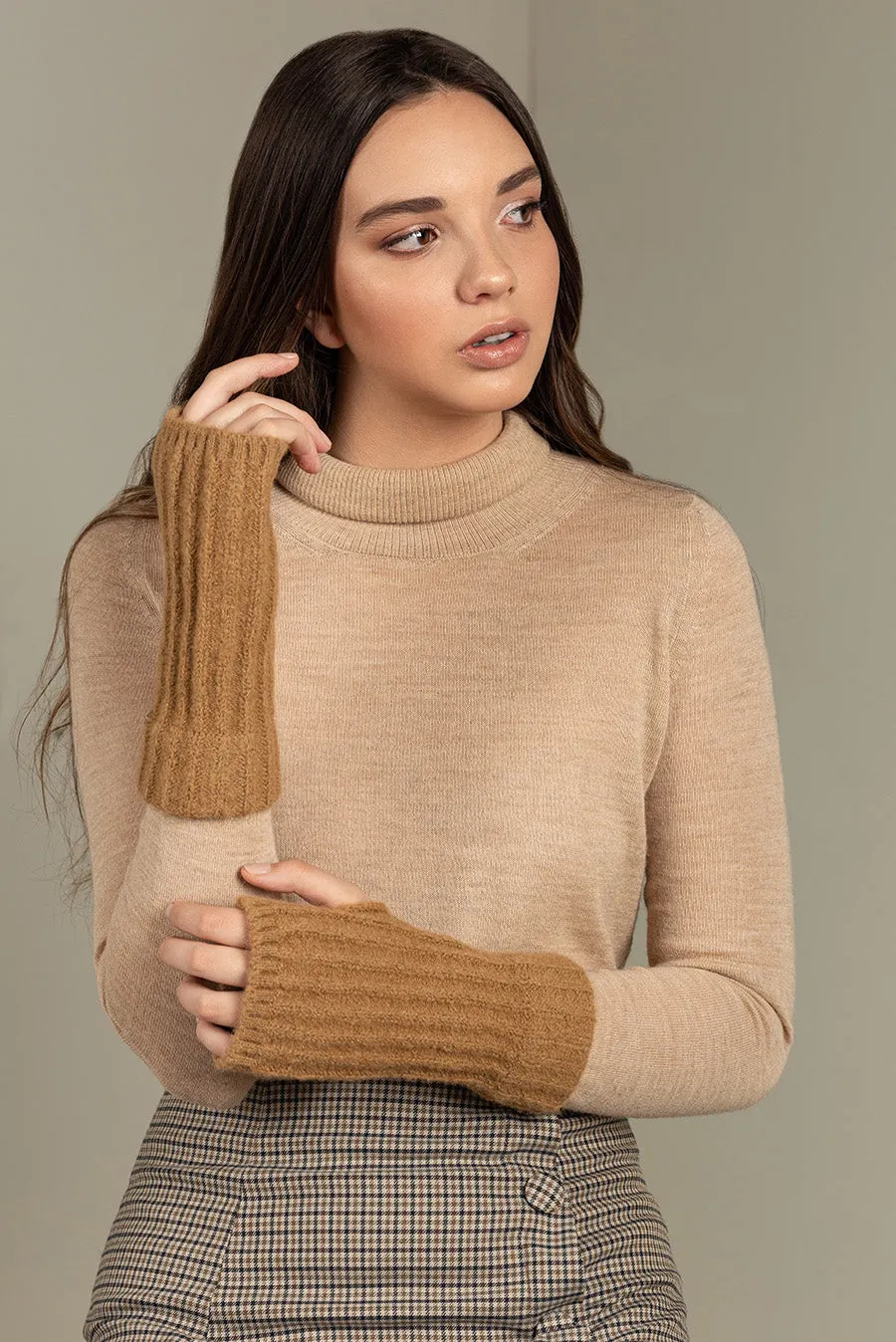 Urubamba Gloves Baby Alpaca & Silk Color Croissant
