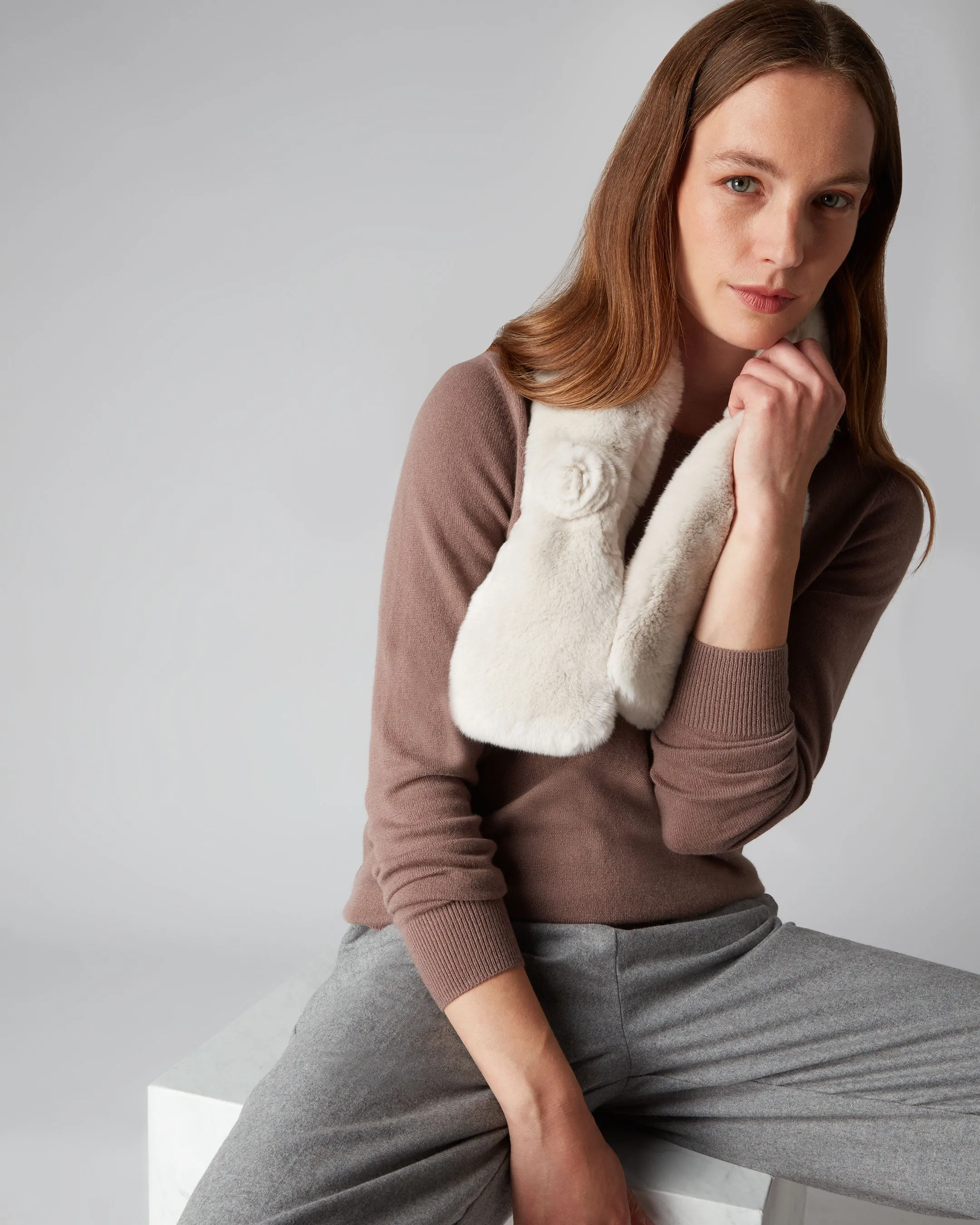 Women's Fur Neck Warmer Snow Grey